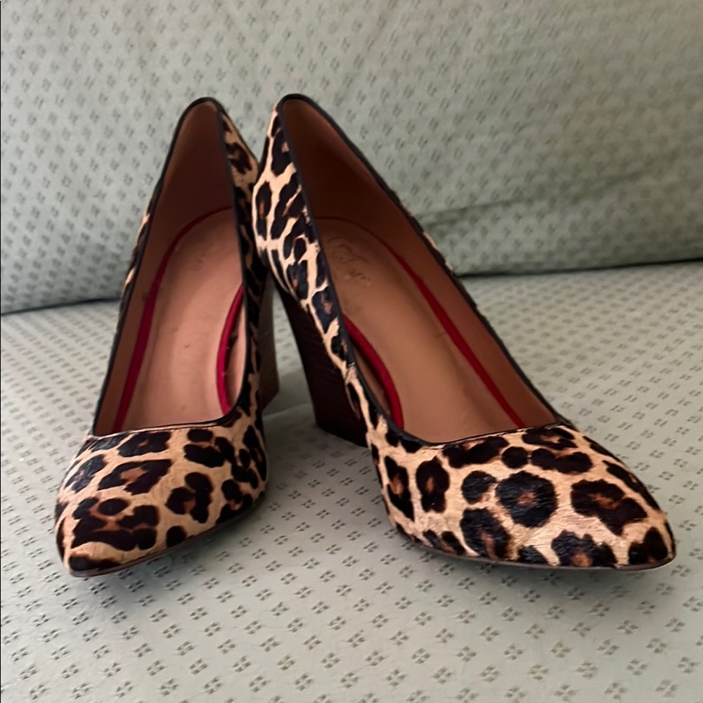 Crown Vintage Beautiful Leopard Print Shoes 9